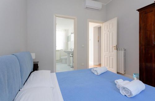 Valverde Bed & Breakfast | Charming B&B Villa Etelka: Poolside Retreat for Families