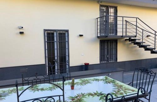 Portici Bed & Breakfast | Pet-Friendly B&B Villa Filù with Breakfast and Dining