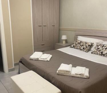 Portici Bed & Breakfast | Pet-Friendly B&B Villa Filù with Breakfast and Dining
