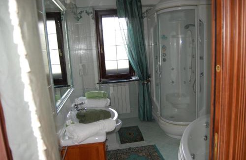 Soverato Bed & Breakfast | Pet-Friendly B&B Villa Francesca with Breakfast & Hot Tub