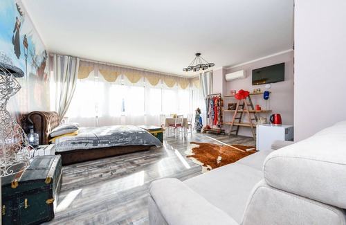 Toscolano Maderno Bed & Breakfast | Cozy B&B Villa Giulia: Poolside Retreat & Family Fun