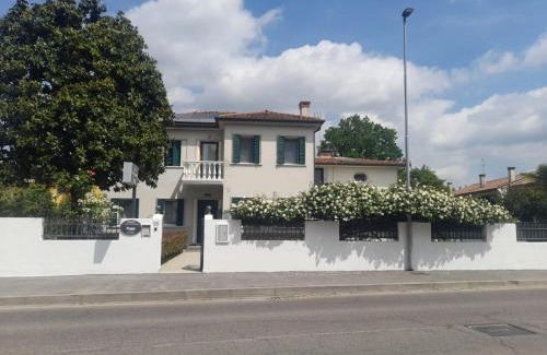 Quinto di Treviso Bed & Breakfast | Family-Friendly B&B Villa Griselda with 9.1/10 Rating
