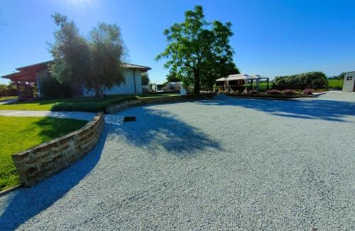 Rimini Bed & Breakfast | Discover B&B Villa Letizia: Oceanfront Retreat with Pool
