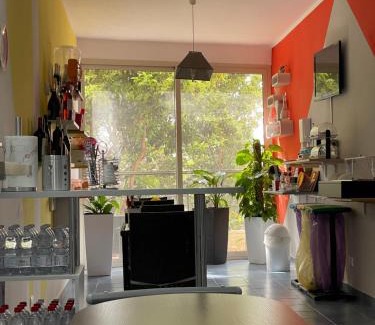 Lazzaro Bed & Breakfast | Cozy B&B Villa Magna Grecia with Breakfast and Family-Friendly Vibes