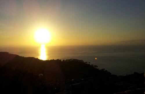 Camogli House | Inviting B&B Villa Orchidea with Breakfast & Family Amenities