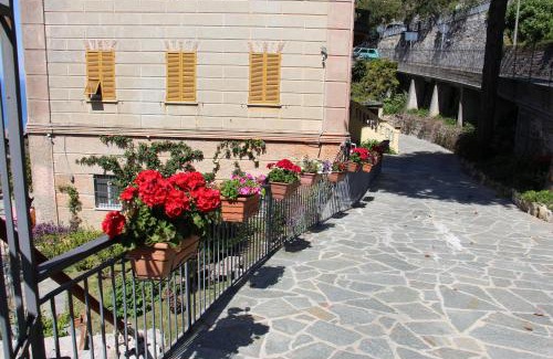 Camogli House | Inviting B&B Villa Orchidea with Breakfast & Family Amenities