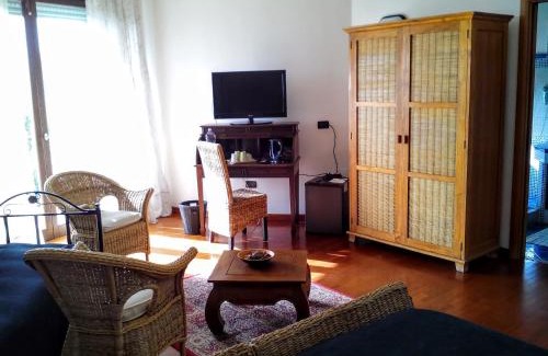 Ercolano Bed & Breakfast | Cozy B&B Villa Patrizia: Pet-Friendly with Breakfast Included
