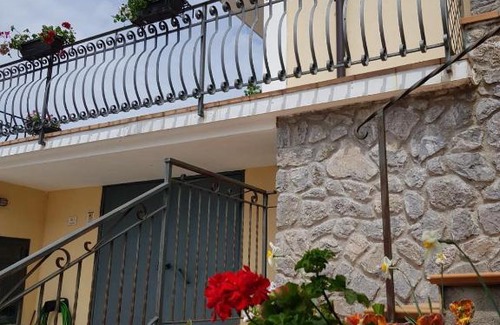 San Lazzaro Bed & Breakfast | Top-Rated B&B Villa Reginella with Hot Tub & Pet-Friendly Stays