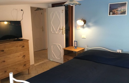 Porto Salvo House | Cozy B&B Villa sul Mare: Family-Friendly & Delicious Dining