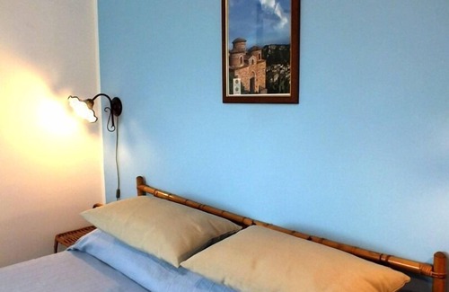 Porto Salvo House | Cozy B&B Villa sul Mare: Family-Friendly & Delicious Dining