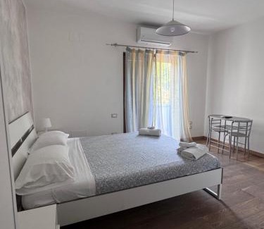 Ogliara Bed & Breakfast | Inviting B&B Villa Setharè with Ocean View & Pool Access
