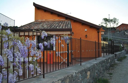 Piedimonte Etneo Bed & Breakfast | Guest Rated 10/10: B&B Villagata, Pet-Friendly Retreat
