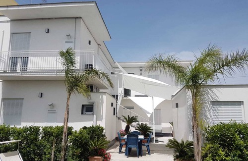 Mount Vesuvius - Pompei House | Cozy B&B Vincenzo Apartment with Oceanfront Spa & Views