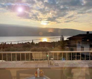 Roina Bed & Breakfast | Discover B&B Vistalago: 4-Star Retreat with Family Amenities