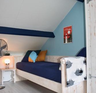 Den Burg Bed & Breakfast | Cozy Escape at B&B Vloedlijn Texel with Ocean Views