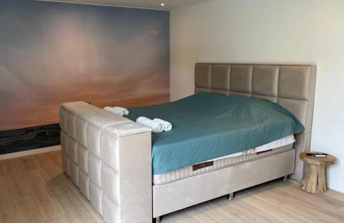 Den Helder Bed & Breakfast | Cozy Retreat at B&B Wad en Zee for Your Next Getaway