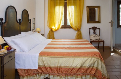 Assisi Bed & Breakfast | Relaxing B&B with Pool Steps from Assisi's Charm