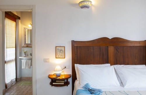 Assisi Bed & Breakfast | Inviting B&B with Pool and Scenic Views of Assisi