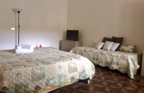 Siderno Marina Bed & Breakfast | Oceanfront B&B Zia Iaia: Guest Rated 9/10 with Hot Tub