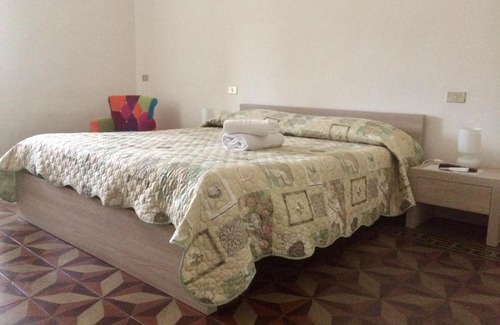 Siderno Marina Bed & Breakfast | Oceanfront B&B Zia Iaia: Guest Rated 9/10 with Hot Tub