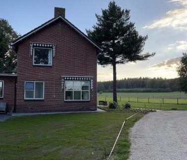 Lochem Bed & Breakfast | Family-Friendly Stay at B&B Zwiep with Breakfast Included