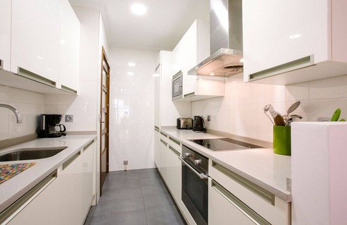 San Sebastian Centro Apartment | Experience B Bella Easo A: Oceanfront Bliss in San Marcial