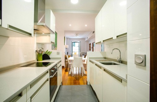 San Sebastian Centro Apartment | Experience B Bella Easo A: Oceanfront Bliss in San Marcial