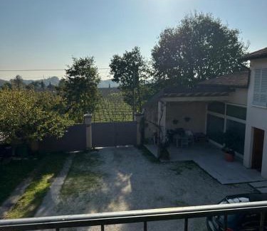 Bornato House | B&Bike la vetrata sui vigneti