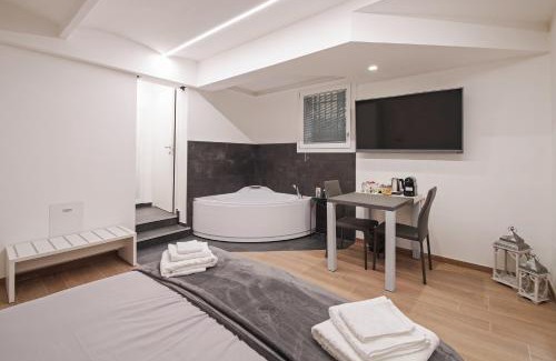 Santo Stefano Bed & Breakfast | Pet-Friendly B&BO la Frasca with Hot Tub & Great Reviews