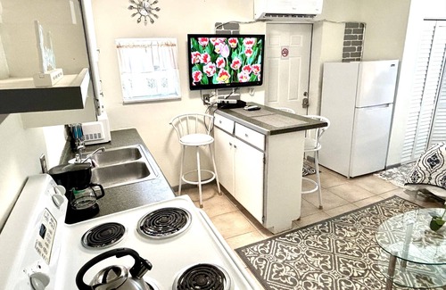 Juno Ridge Apartment | Discover B Casa Azul: Steps from Beach & Shopping
