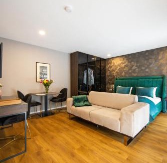 Friedrichstadt Hotel | Discover B-Chill Düsseldorf: Family-Friendly 4-Star Escape
