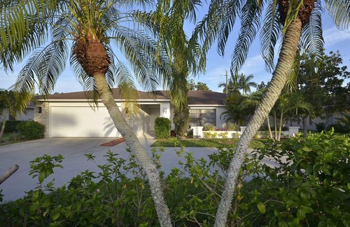 Kings Lake House | Beachy Chic Retreat: Guest Rated 9.8 with Oceanfront Views