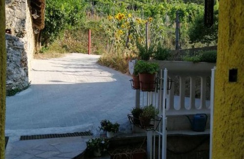 Vado Ligure Bed & Breakfast | Family-Friendly Stay at B & EAT IL BORGO for Memorable Trips