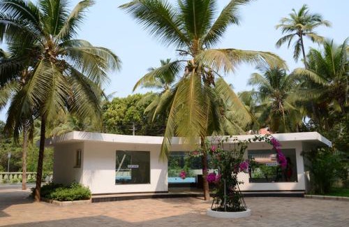 Siolim Apartment | Discover B&F Kensington Square: 4-Star Retreat with Pool