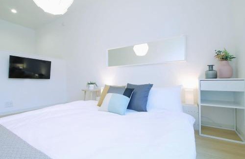 Hiroshima City Centre Apartment | Family-Friendly bHOTEL Ball Park: 2 Mins to Baseball Action