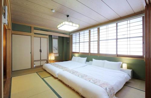 Hatsukaichi Apartment | Convenient Stay at Kaniwasou, Steps from Miyajima Pier