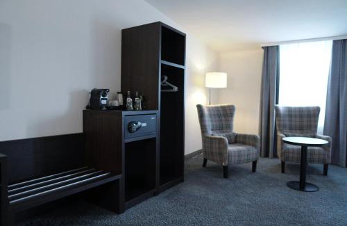 Vlotho Hotel | Discover B&K Hotels: Pet-Friendly Stay with Pool & Spa