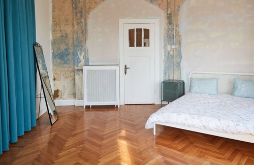 Gumussuyu Mahallesi House | B-Main Street of Taksim Square, Balcony&Great View