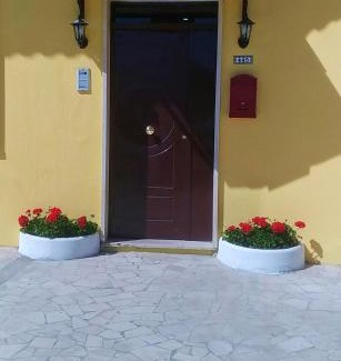 Ardea Hotel | Oceanfront B Palace: Guest Rated 8/10 & Pet Friendly Stay