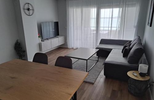 Nin Apartment | B & R Summer Breeze Apartments: Guest Rated 10/10 Stay