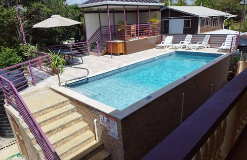 Carnbee Apartment | Welcoming B's Guest House: Family-Friendly Stay with Breakfast
