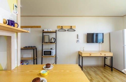 Seongsan House | Budget-Friendly B&S Pension with Family and Kitchen Amenities