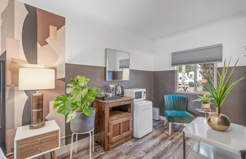 Bandon Hotel | Eco-Friendly Retreat at b.side motel + rv with Breakfast