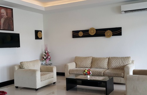 Na Kluea House | Affordable Comfort at B Space Residence with Pool & Breakfast