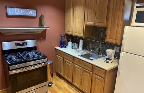 Lamar Heights Area Apartment | Bright One-Bedroom Apartment with Family-Friendly Amenities