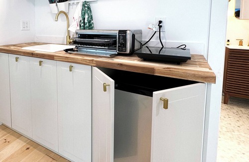Catskill Apartment | B/w Hudson and Hunter, a Catskill studio perfect for 2.