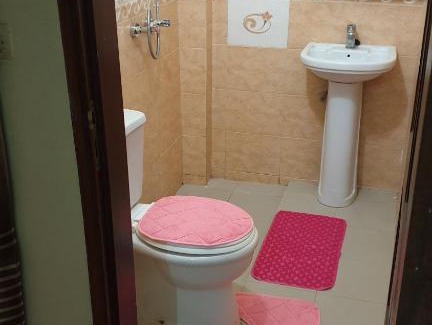 Ngor Apartment | Beautiful B-YOU Apartment: Family-Friendly with Netflix & WiFi