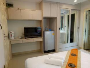 Don Muang Hotel | Relax at B-your home Hotel Donmueang Airport, SHA Certified