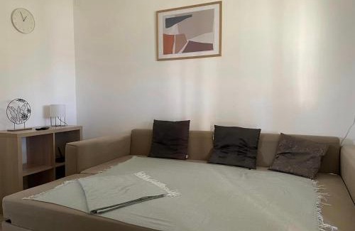 Bekesszentandras House | Experience B&Z Vendégház: Pet-Friendly with Oceanfront Pool