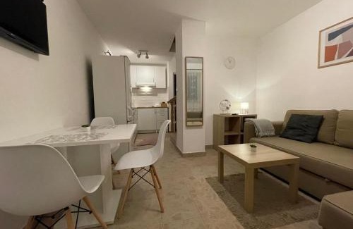 Bekesszentandras House | Experience B&Z Vendégház: Pet-Friendly with Oceanfront Pool